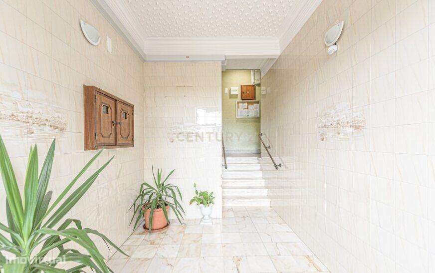 Apartamento T1 para arrendamento - Queluz