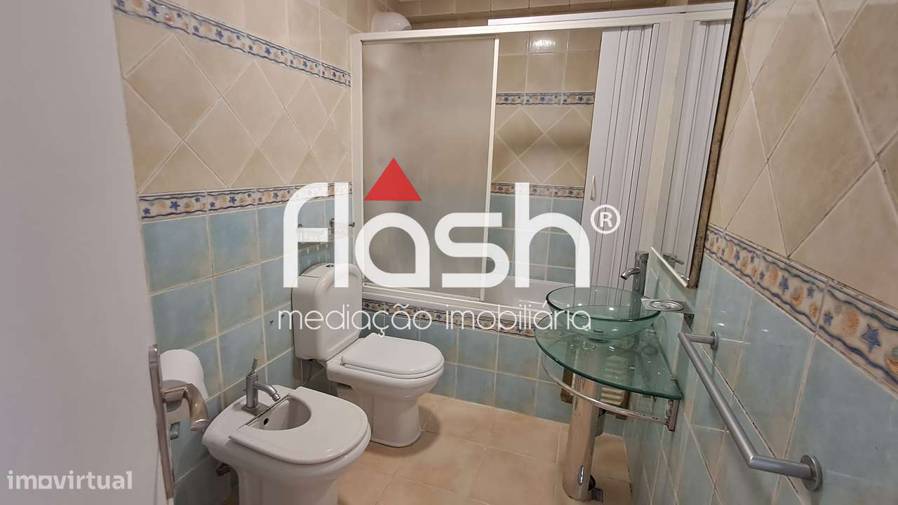 T3 com elevador e arrecadação em Mem Martins-11