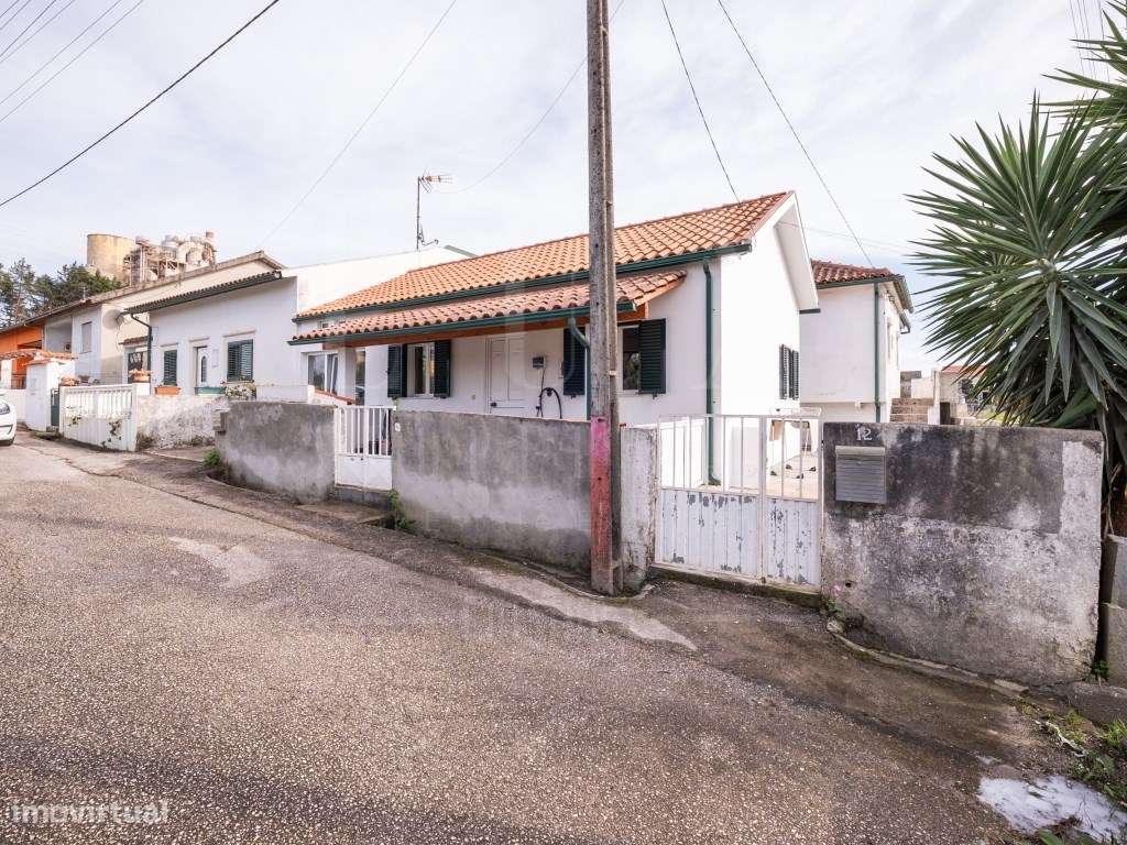 Moradia T2 com Garagem | Souselas-18