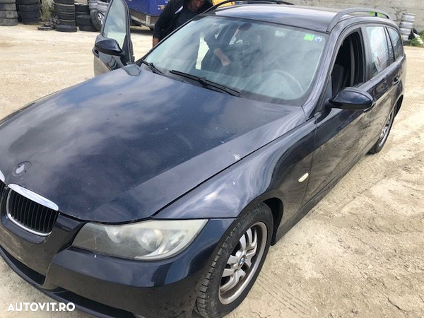 Dezmembrez BMW 320D E90 - 5