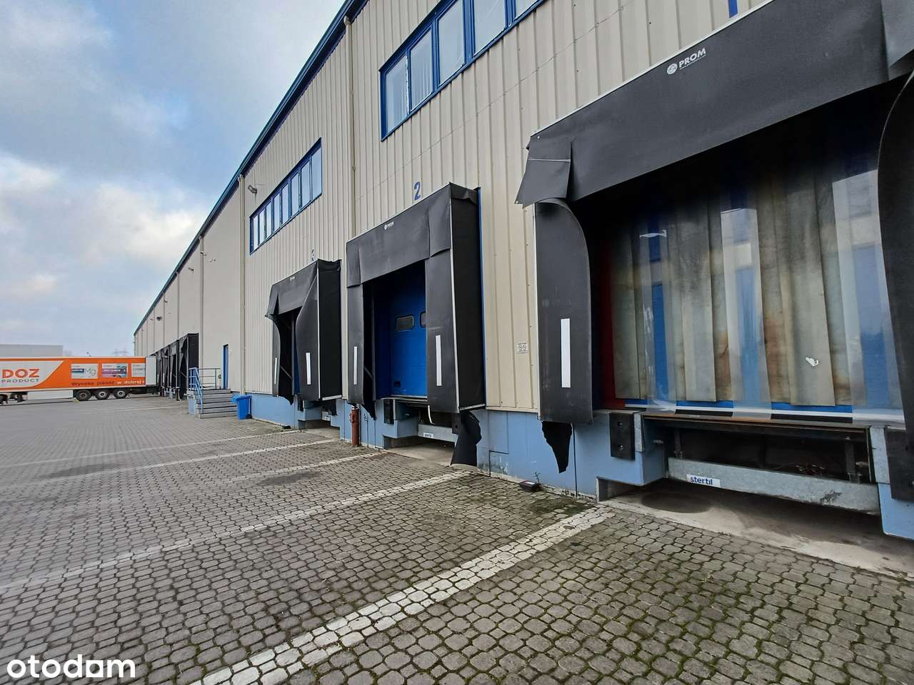 Błonie – teren inwestycyjny z halą i biurem, cena do negocjacji!-3