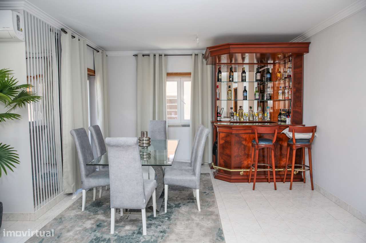 Fantástico Apartamento T3 com terraço e 2 lugares de garagem-6