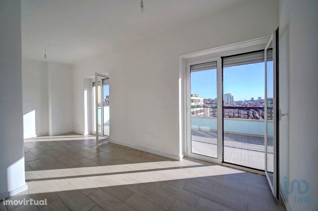 Apartamento T3 em Lisboa de 96,00 m2