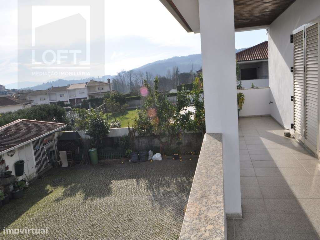 Moradia V4 em Candoso S.Santiago e Mascotelos-26