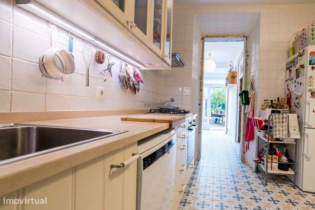 Moradia duplex na Graça com 5 Quartos e Jardim-21