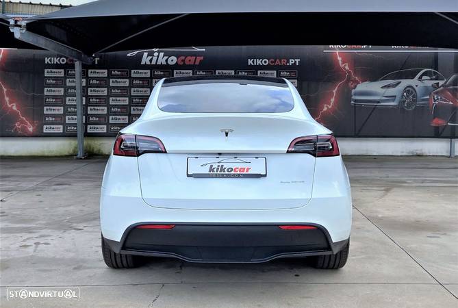 Tesla Model Y - 7