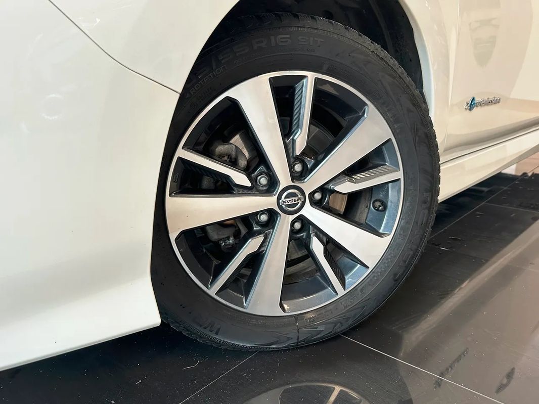 nissan leaf