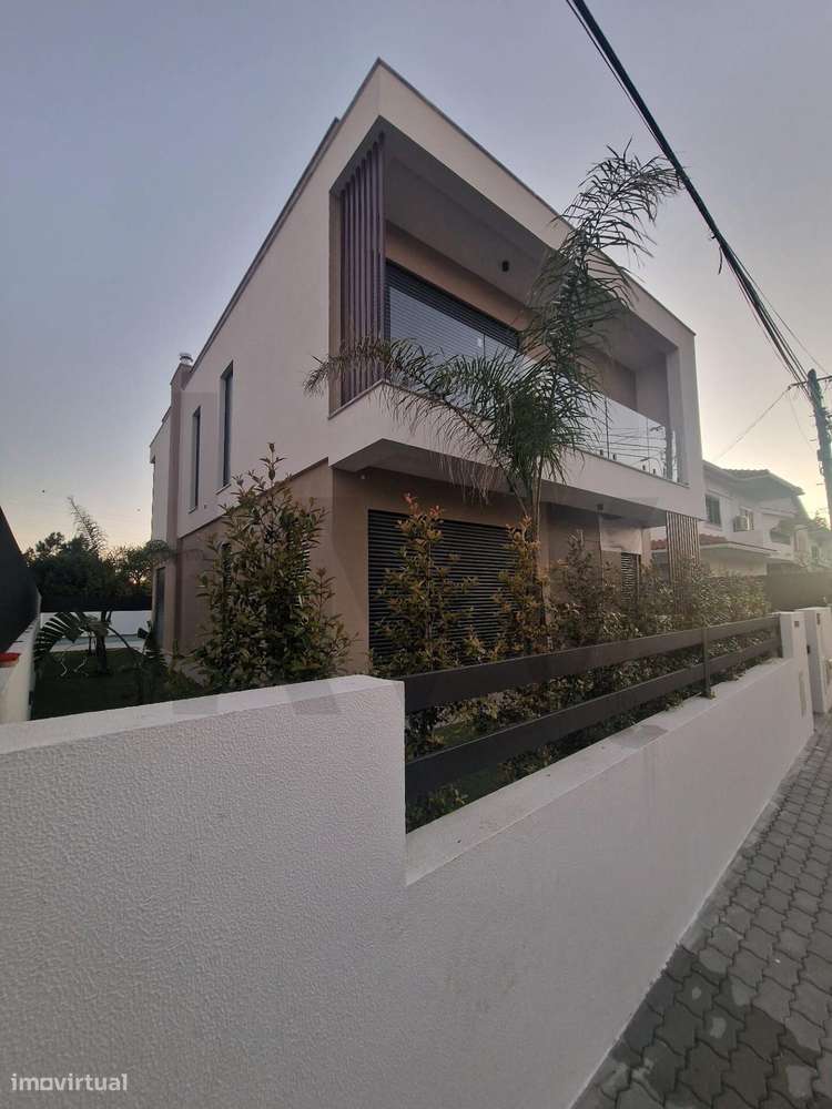 Moradia T4 - Grande imagem: 1/37