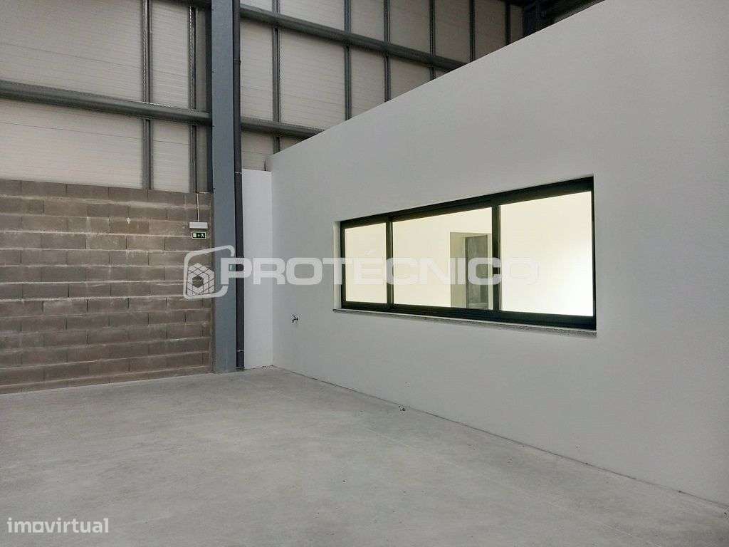 Armazém c/ 300m2 – Z. I. Cacia - Grande imagem: 3/8
