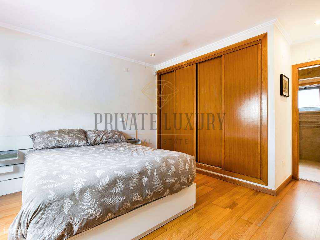 Moradia T5 na Herdade da Aroeira: Primeira Linha de Golfe com Vista...-16