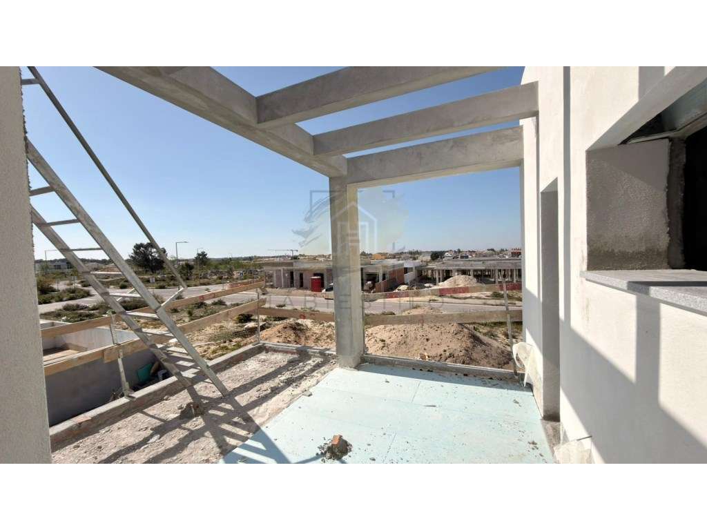 Moradia Nova T4 com Piscina em Azeitão- Vista Serra da Arrábida-3