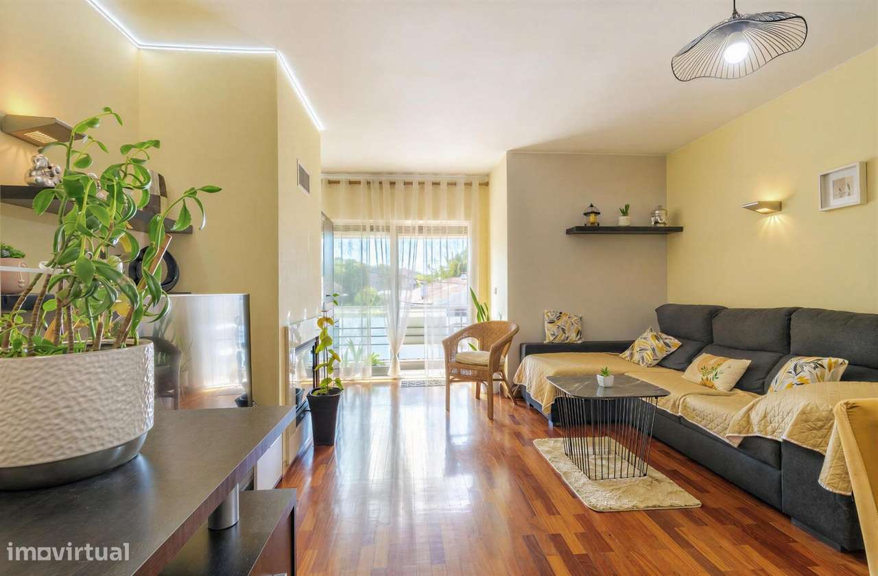 T2 em Valongo | Suite | Varanda | Mobilado | Excelente Localização-0