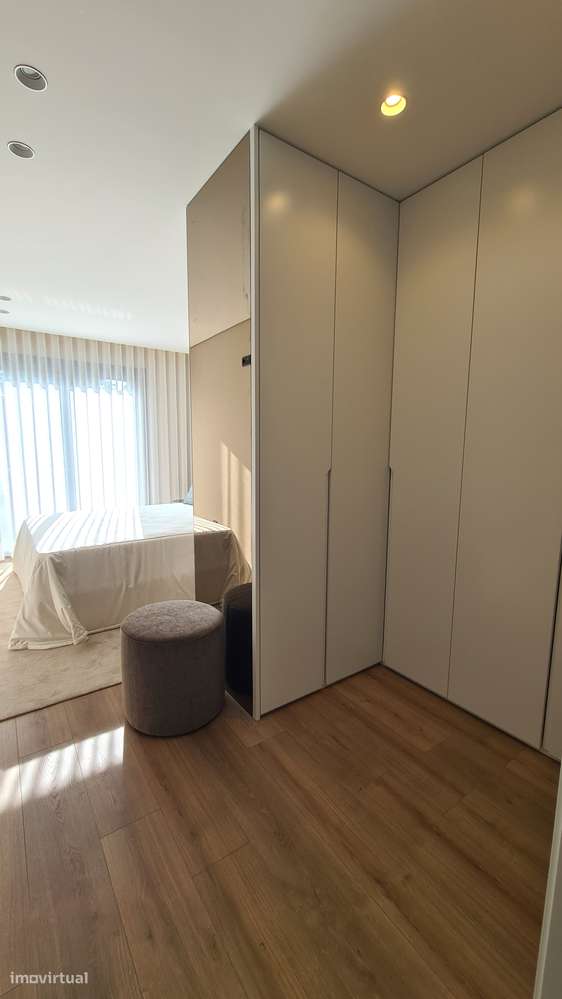 Magnífico T2+1, em Condomínio Privado, no Centro de Vila Verde - Grande imagem: 4/12