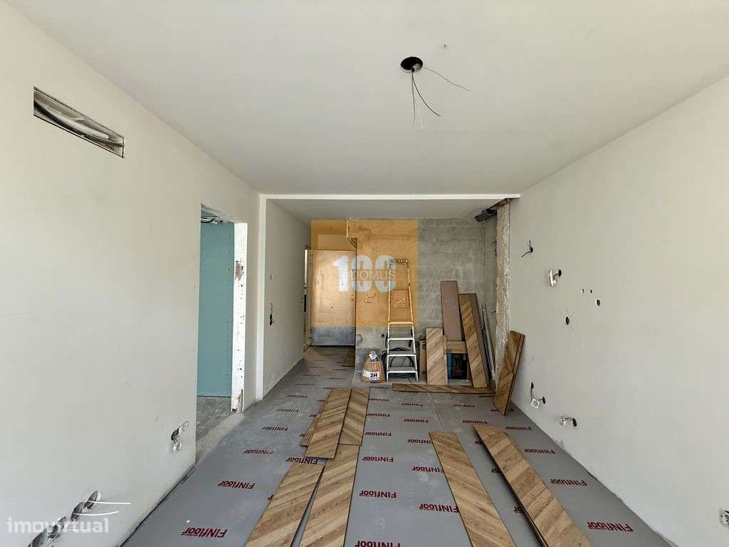 T1 novo com varanda aos Aliados - Grande imagem: 3/17