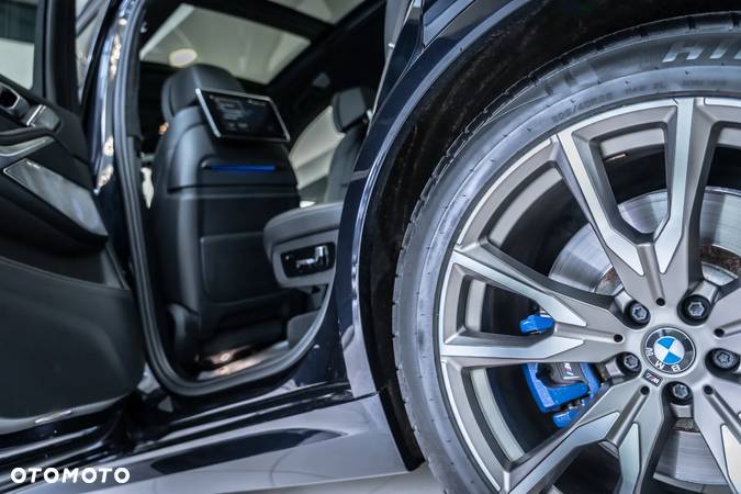 BMW X7 M50i sport - 29