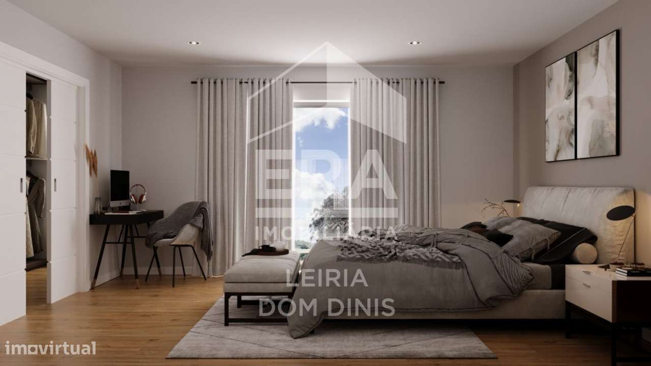 Casa geminada nova com piscina, garagem e jardim-13