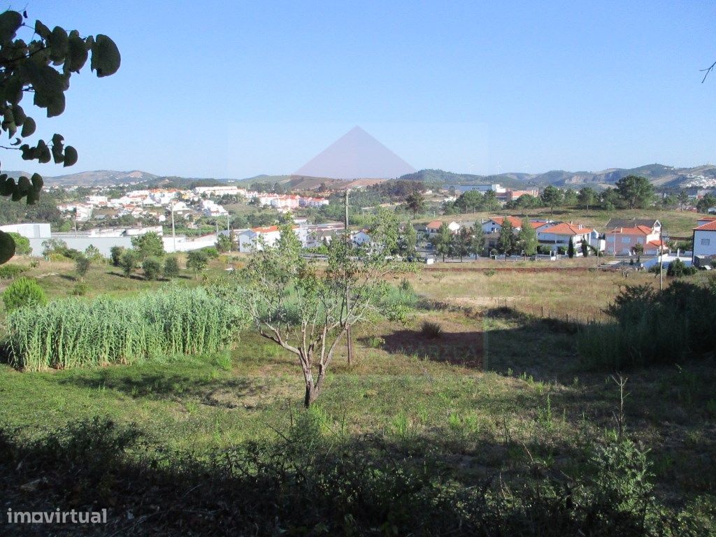 Terreno para construção a 2 minutos do centro de Torres Vedras