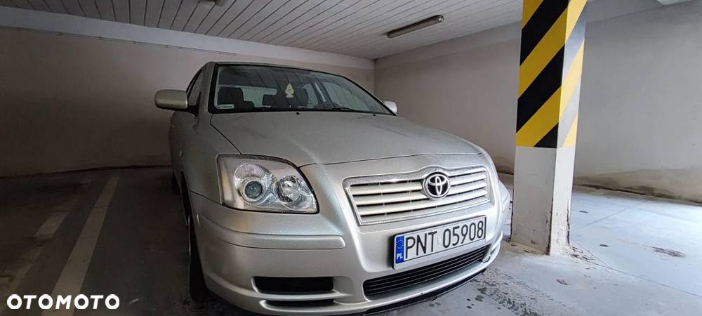 Toyota Avensis - 13