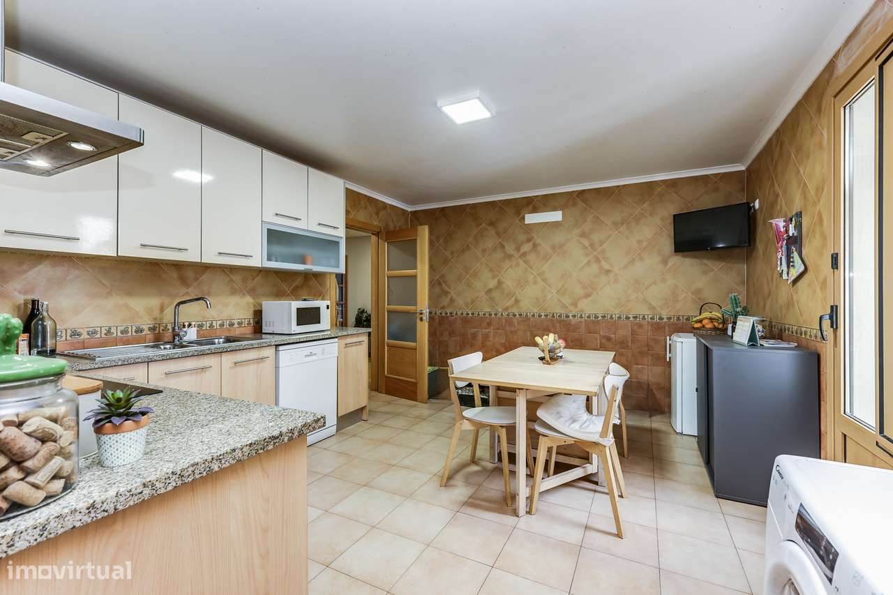 T3 em Alenquer com 2 lugares de Estacionamento-12