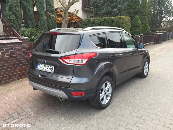 Ford Kuga 2.0 TDCi 2x4 Titanium - 5