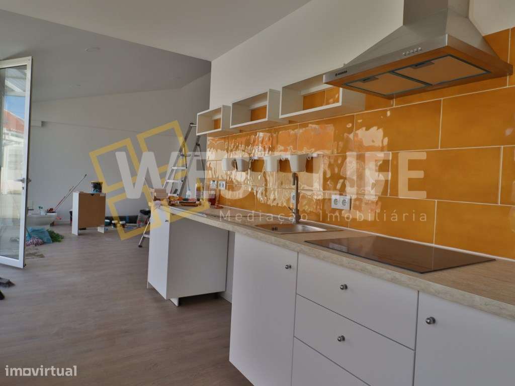 EXCLUSIVO WEST LIFE - Moradia de tipologia T1 renovada com terraço,... - Grande imagem: 3/22