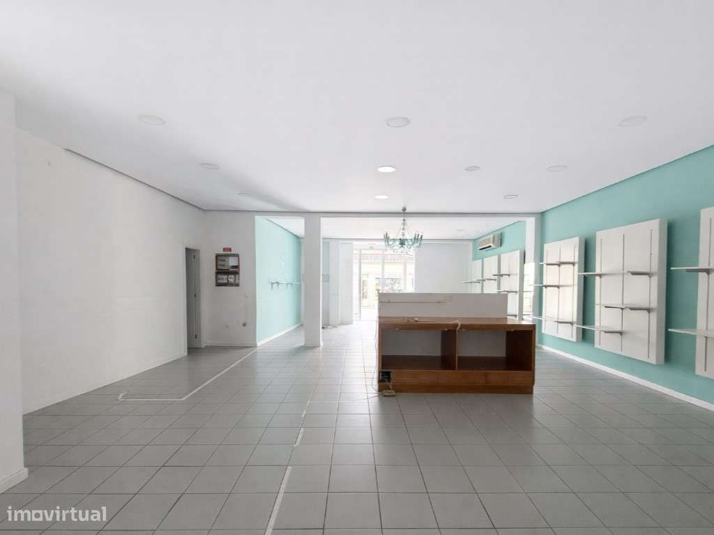 Loja para Venda no Centro de Lousada-5