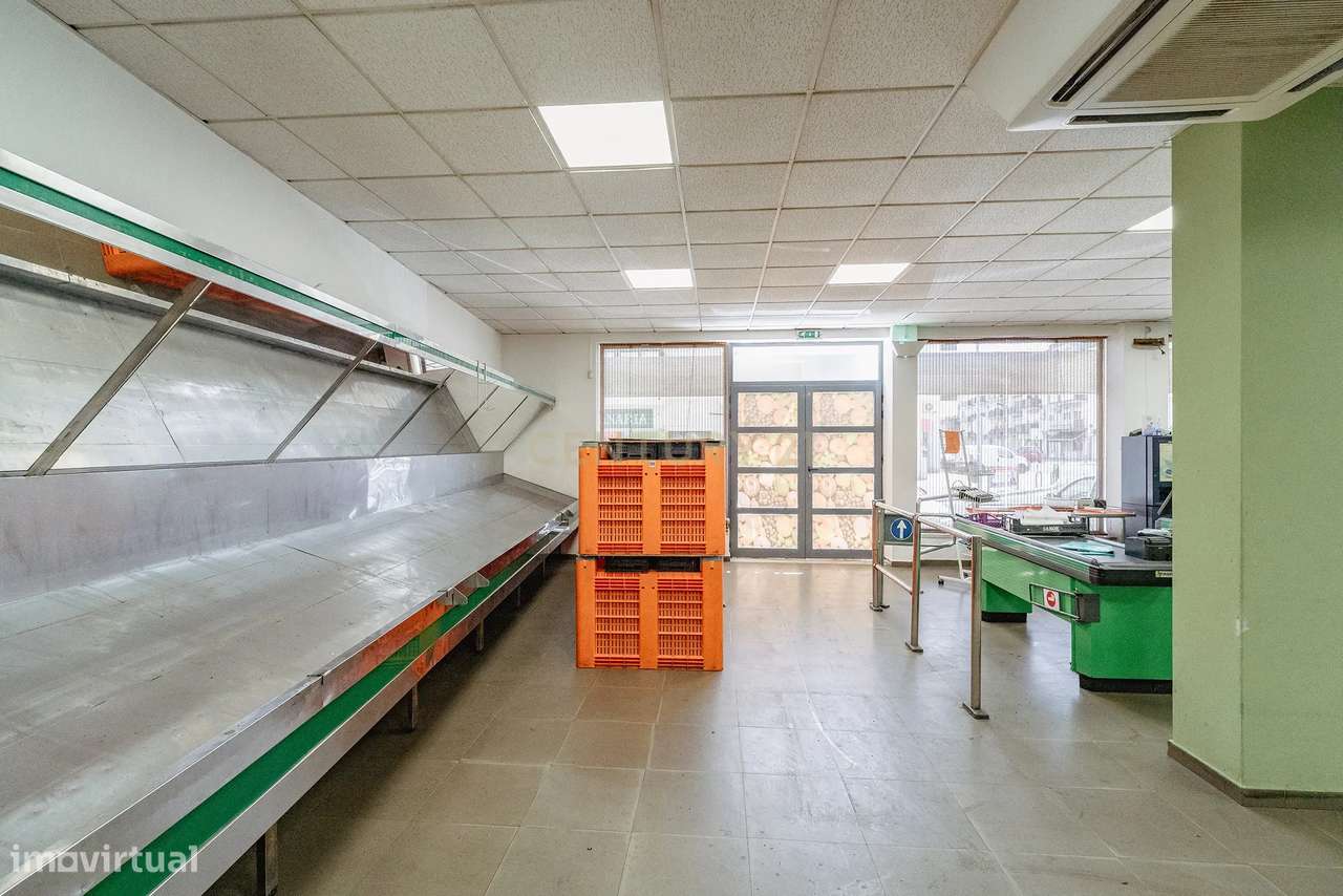 LOJA COM 250 M² E ESTACIONAMENTO PRIVATIVO | CORROIOS-20