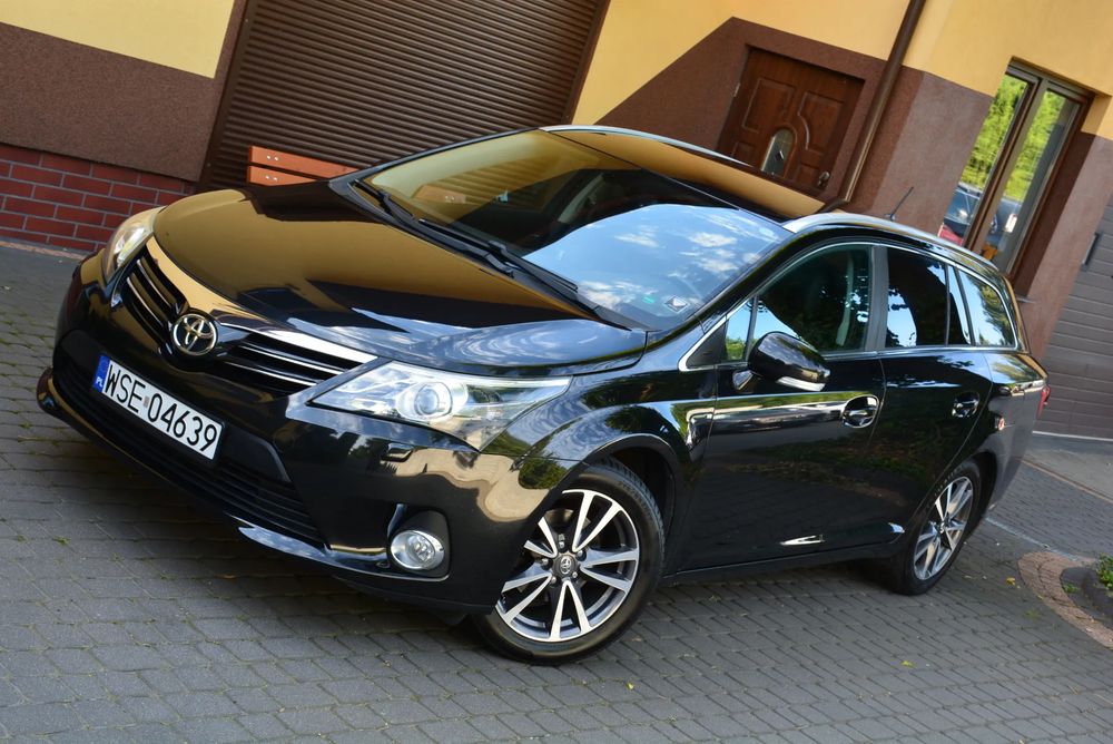 Toyota Avensis III (2009-) Touring Sports 1.8 Business Edition 2013