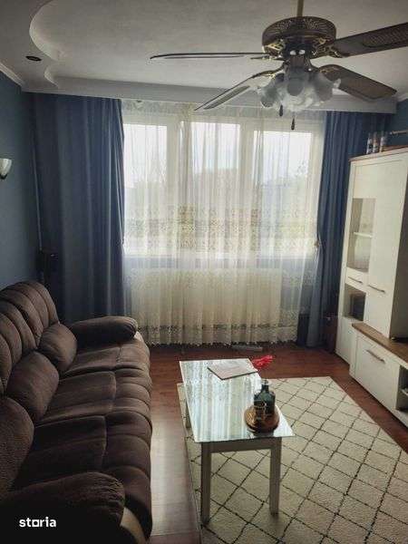 Apartament 3 camere renovat + Boxa + Garaj(+doua locuri parcare)