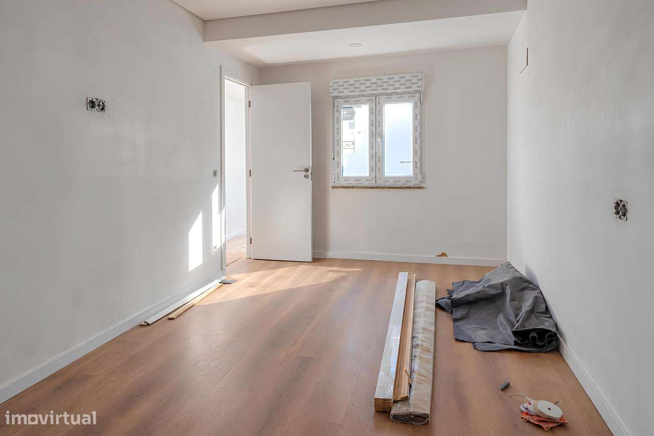 Moradia Térrea T3 Totalmente Remodelada | Espaço Exterior | Vila...-1