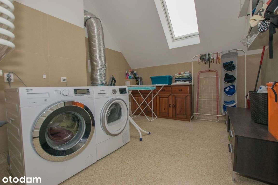 Piękny, wyposażony dom z ogrodem i garażem.-8