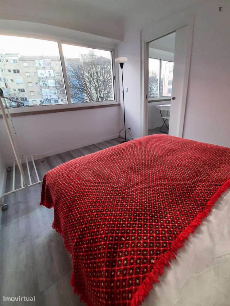 Quarto - localizado em Amadora Lisbon - Grande imagem: 2/9