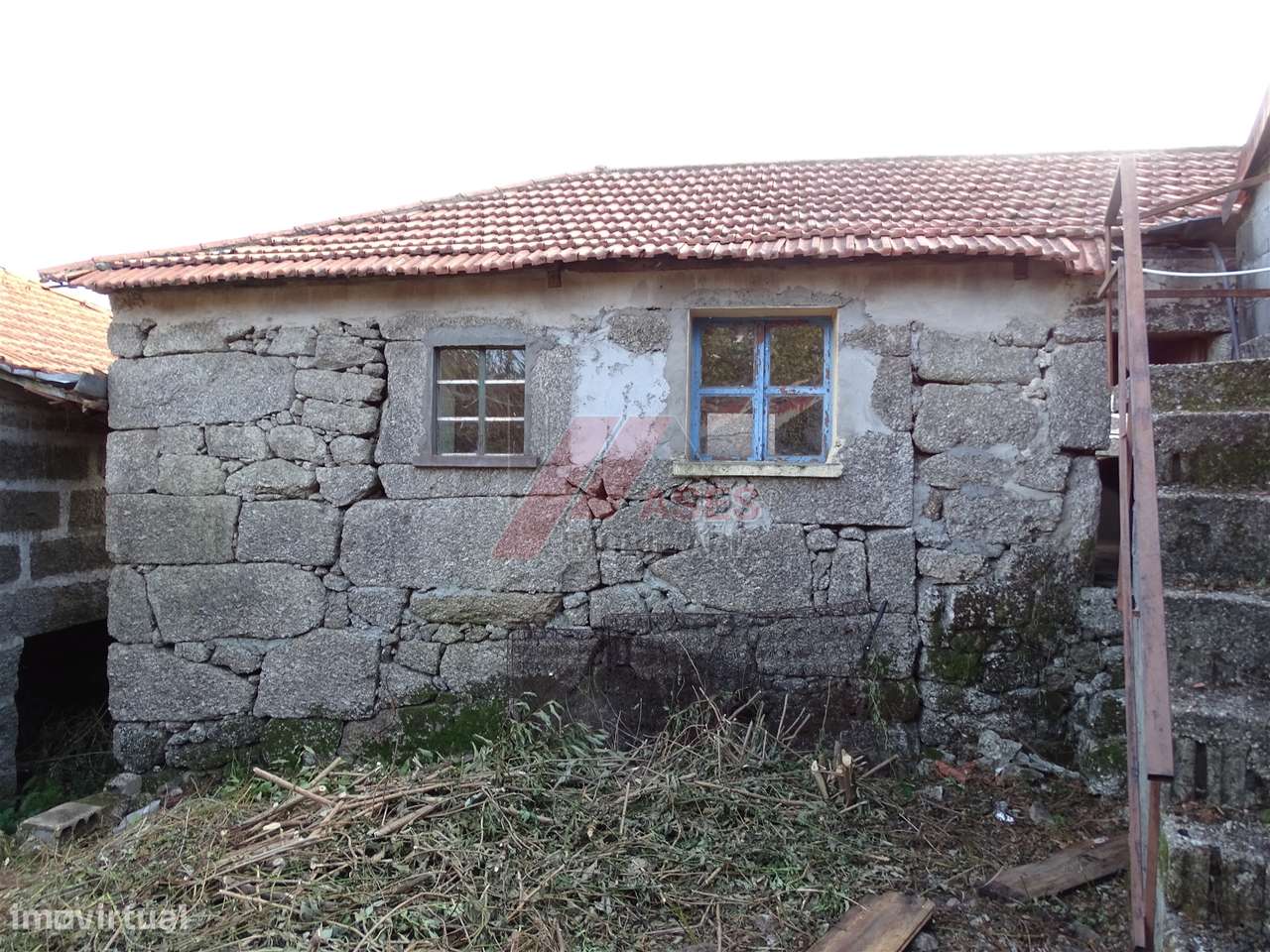 Moradia Rústica e Terreno!-11