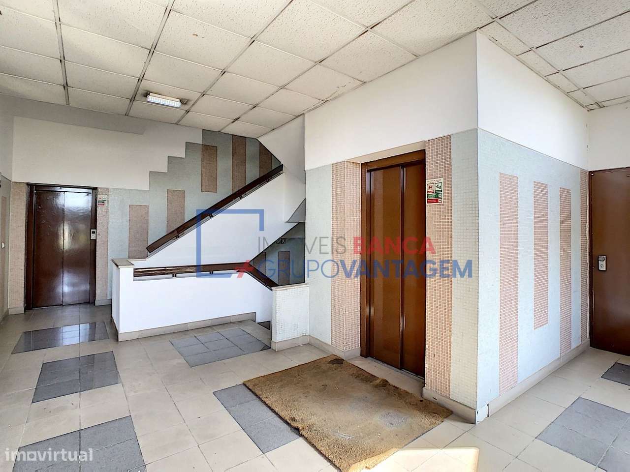 Escritório com 195m2 em Condomínio Fechado com Segurança 24 horas e... - Grande imagem: 5/17