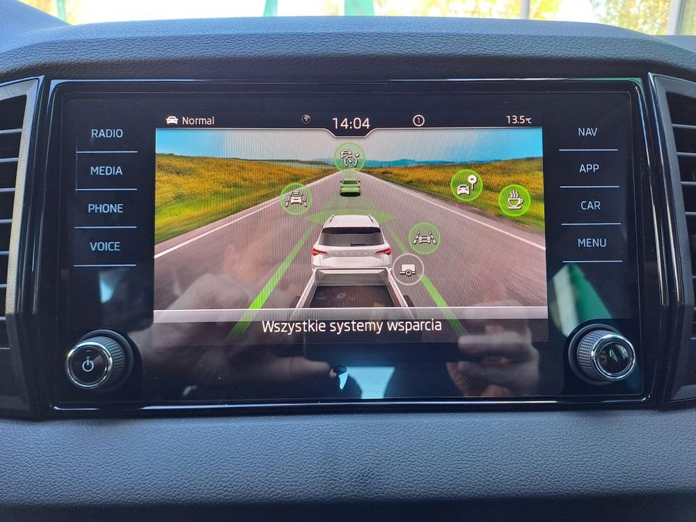 SKODA KAROQ 1.5 TSI 150KM DSG SPORTLINE, fabryczny hak, od ręki