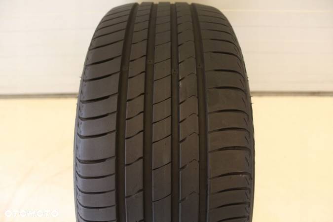 OPONA LETNIA KUMHO ECSTA HS51 215 45 16 - 3