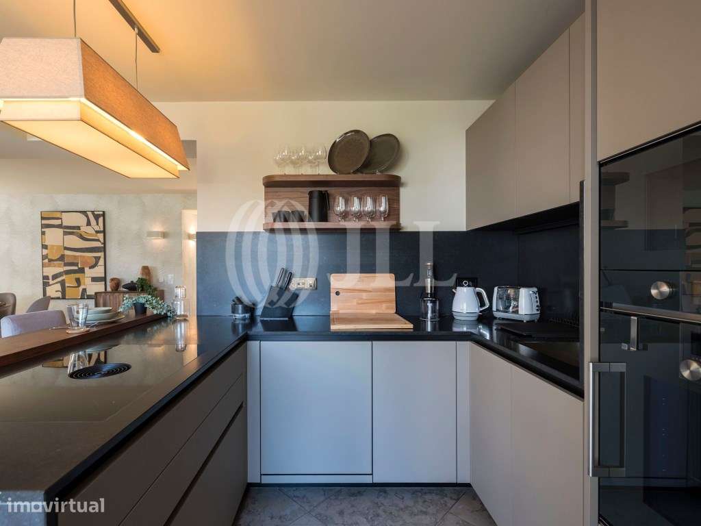 Apartamento T3 com garagem no Edifício Emporium, Porto-10