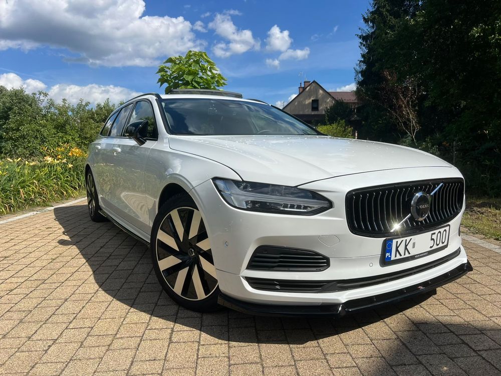Volvo V90 T8 AWD Plug-In Hybrid Ultimate Dark 2025