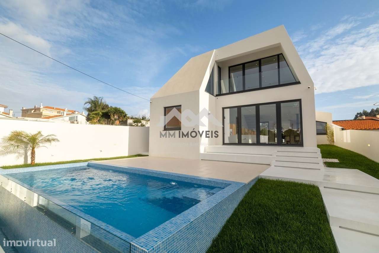 Moradia T3+1 | NOVA | Piscina | Francelos | 4 Frentes | Box | Praia-32