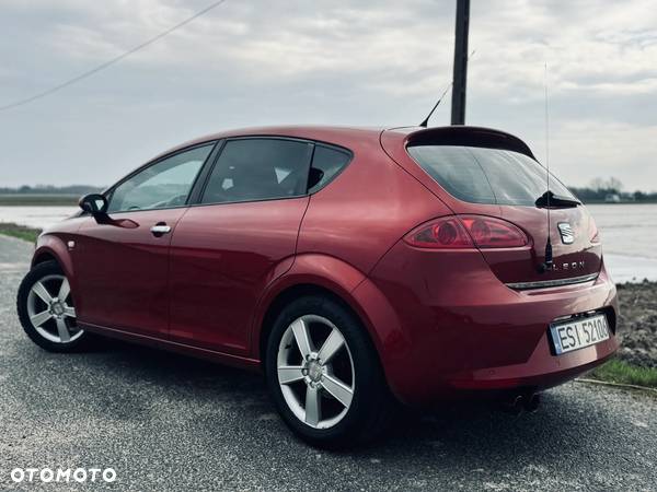 Seat Leon 2.0 TDI Stylance DSG - 4