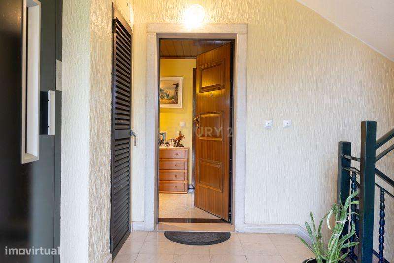 Apartamento T2 C/ elevador - Condomínio Fechado em Mina de Água, Amado-6