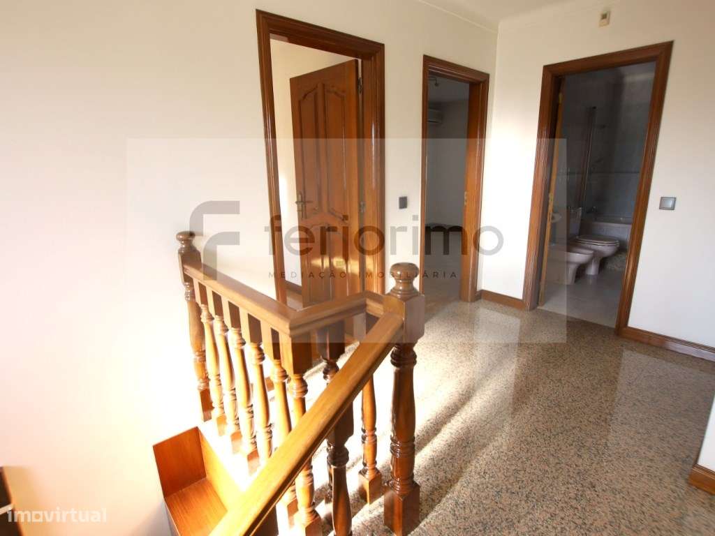 Espetacular Moradia Isolada T4-36