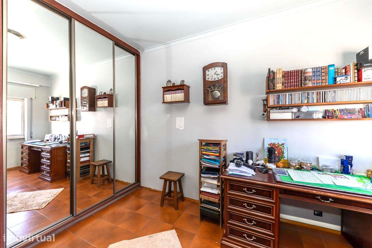 LARANJEIRO - Apartamento T3 com 2 WC e AC - Grande imagem: 4/25