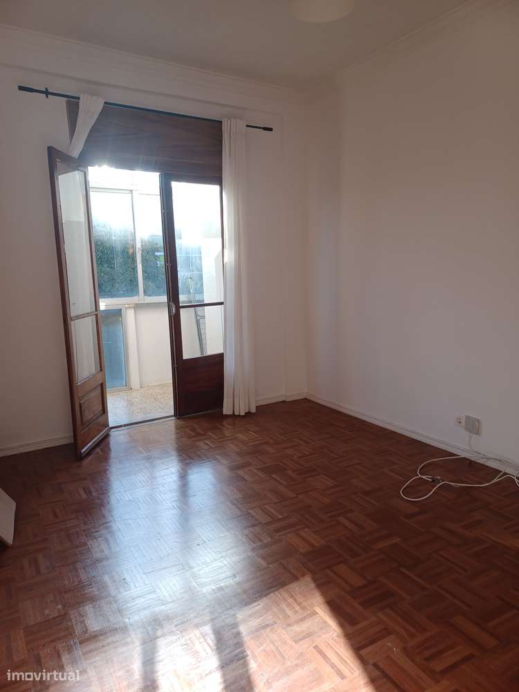 Apartamento T1 para arrendar - Freguesia Águas Livres - Grande imagem: 2/26