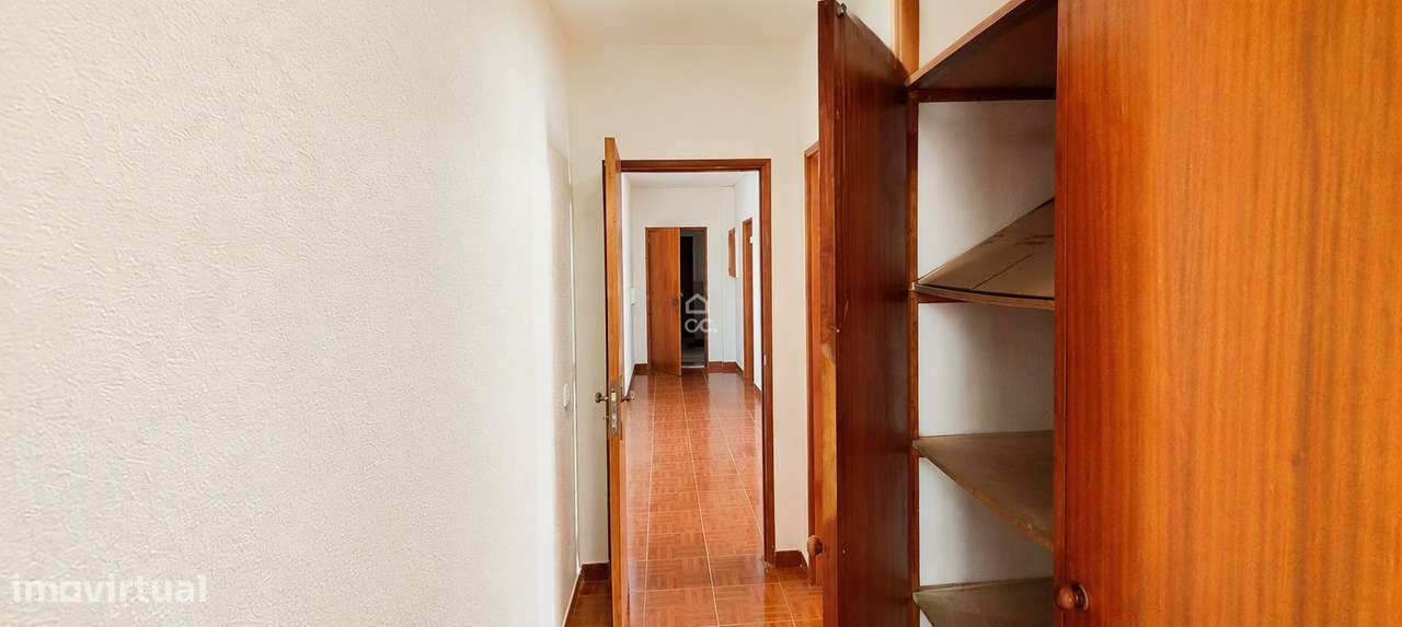 Apartamento T2 Renovado em Cascais-8