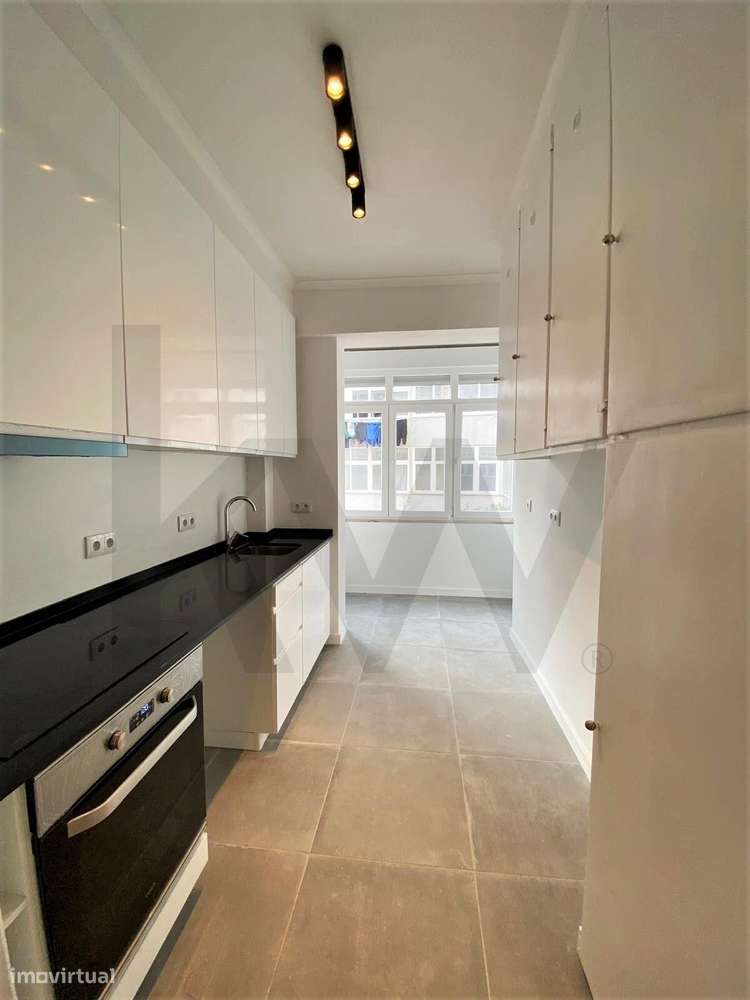 Simpático T1 para arrendar nos Anjos - Grande imagem: 4/11