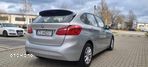 BMW Seria 2 218d - 8