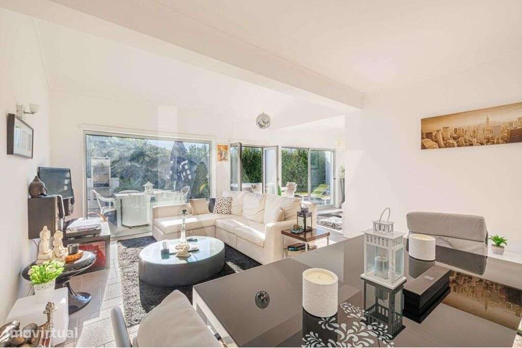 Excelente Moradia T4 no Condomínio Casas da Azóia a 5 min. do Cabo Esp - Grande imagem: 4/33