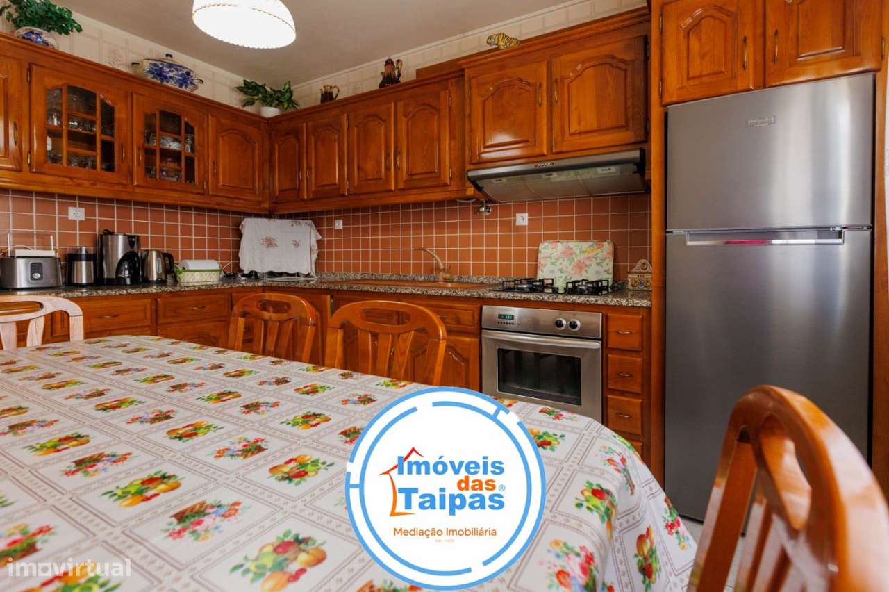 Vende-se Moradia em Barco - Guimarães-13