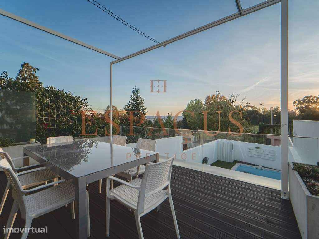 Moradia T3 Geminada com piscina - Serralves-13